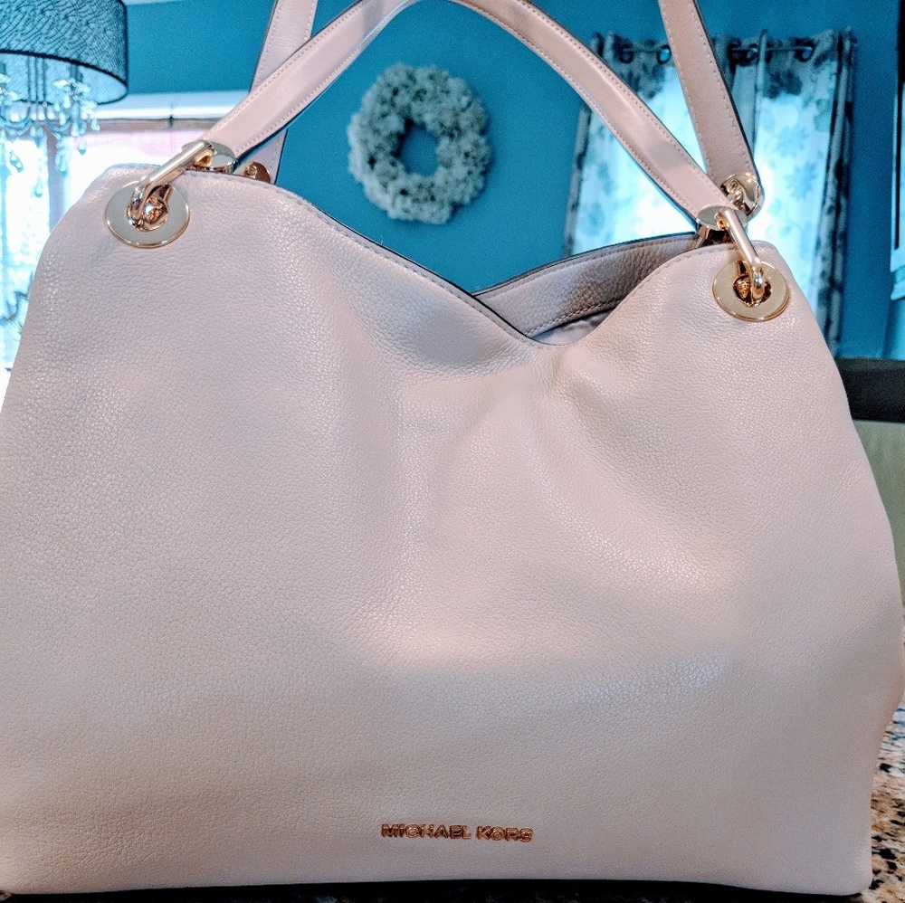 SALE!!New! MICHAEL Michael Kors Raven Large Tote - Picture 2 of 8